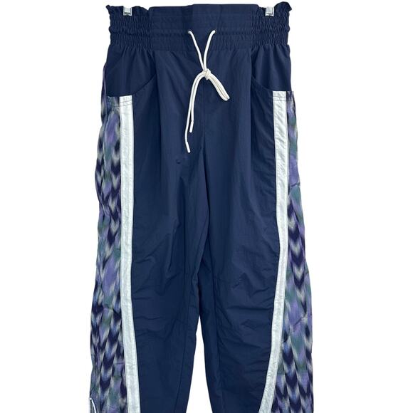 New Free People Movement Champ Is Here Printed Pants Women’s Size Small - Picture 4 of 7